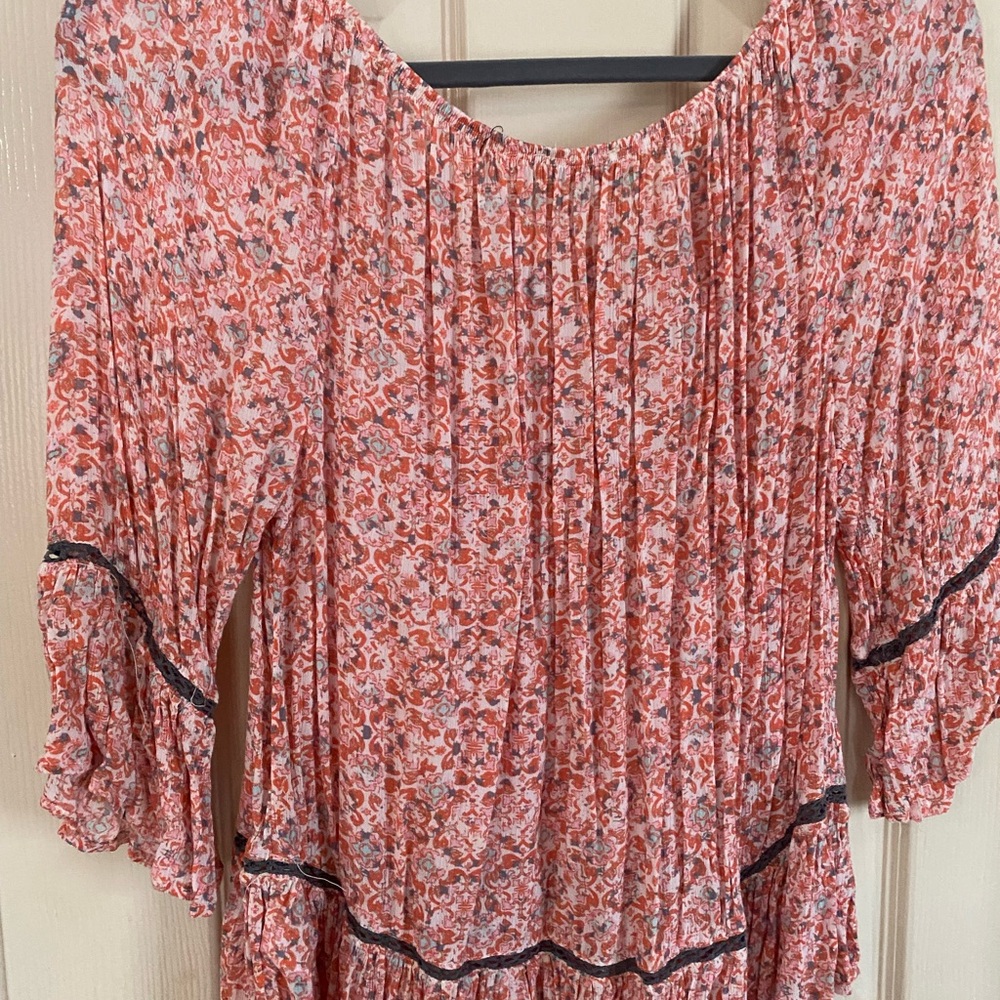 Floral Boho Blouse with Ruffle Sleeves